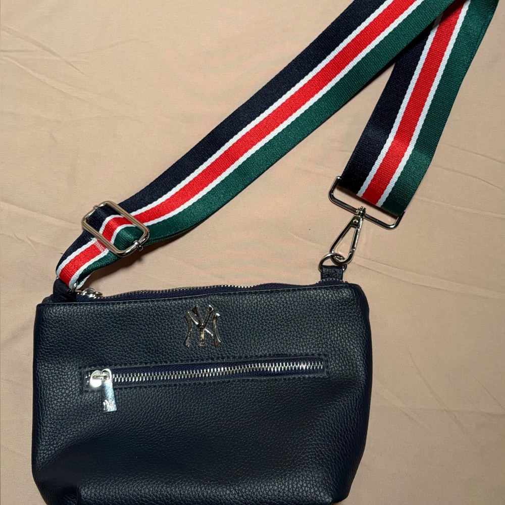 NY Yankees Navy Crossbody Bag with Striped Webbing Strap